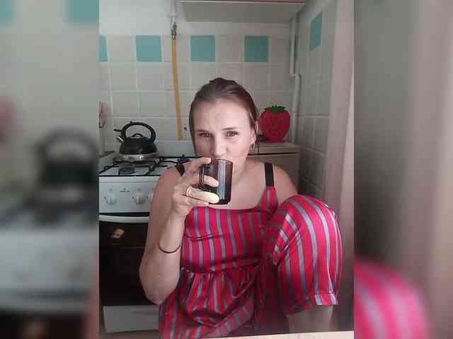 Caroline_Kisulya webcam