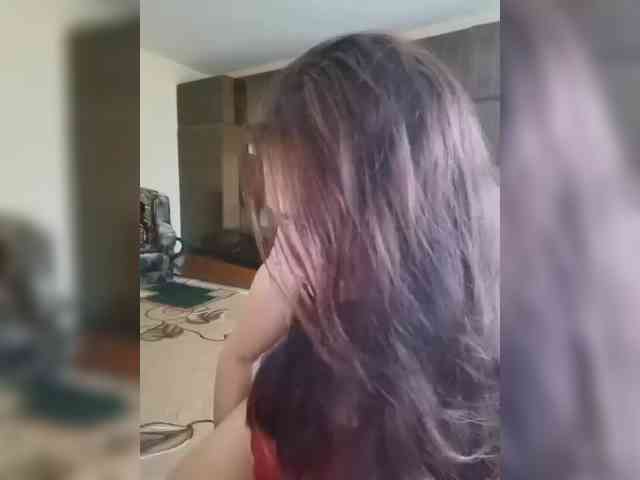 Caroline_Kisulya webcam