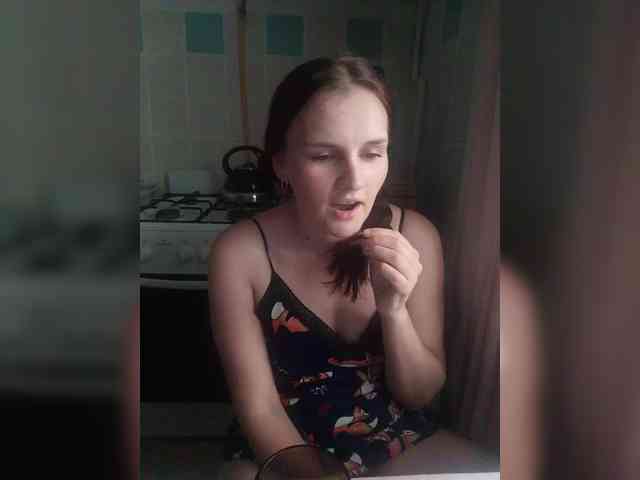 Caroline_Kisulya webcam