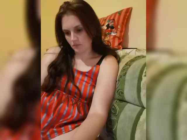 Caroline_Kisulya webcam