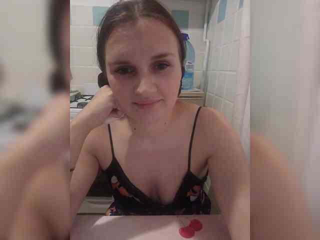 Caroline_Kisulya webcam