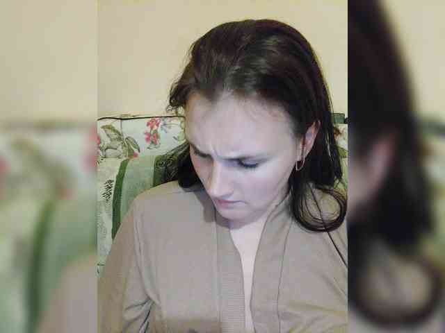 Caroline_Kisulya webcam