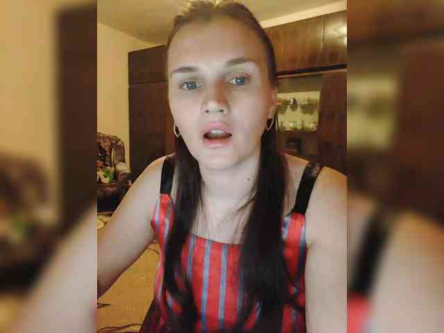 Caroline_Kisulya webcam