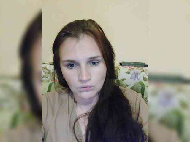 Caroline_Kisulya webcam