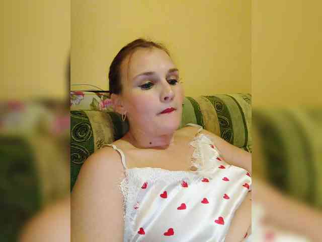 Caroline_Kisulya webcam
