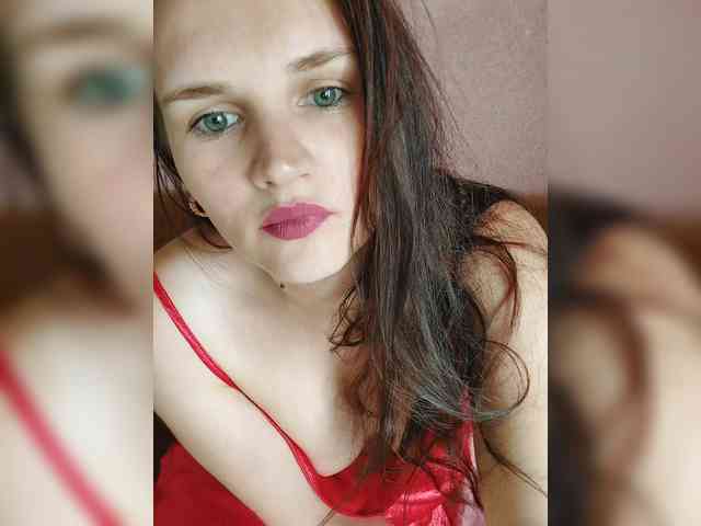 Caroline_Kisulya webcam