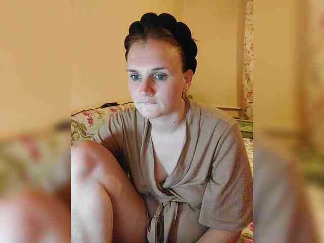 Caroline_Kisulya webcam