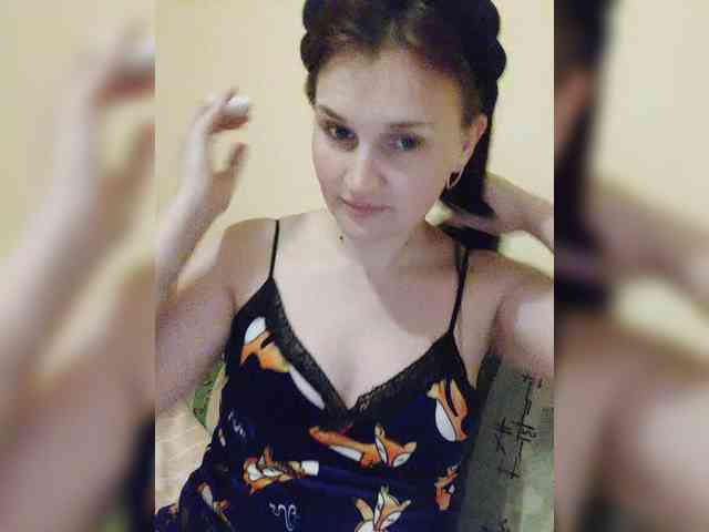 Caroline_Kisulya webcam