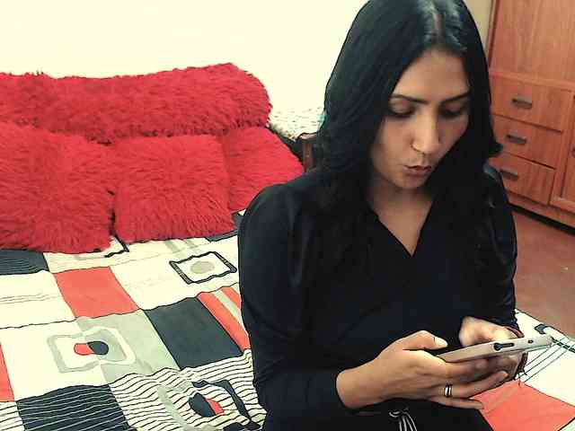 Leah-666 webcam