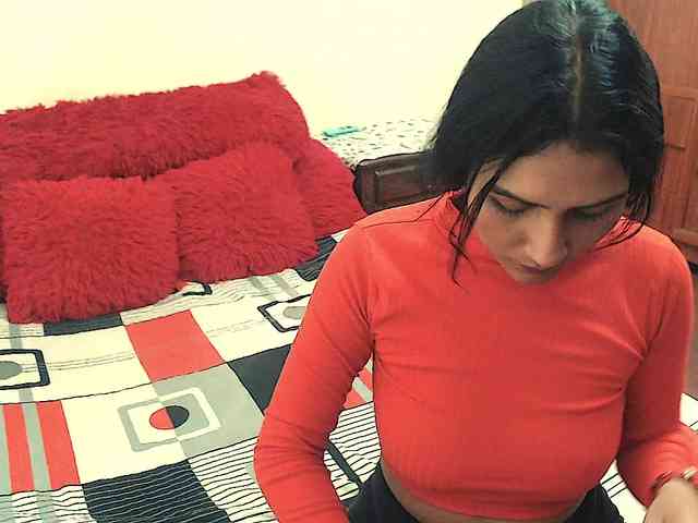 Leah-666 webcam