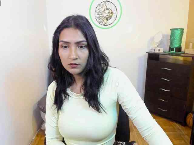 Leah-666 webcam