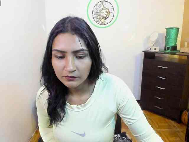 Leah-666 webcam