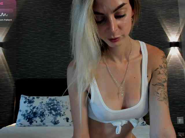 xAlexAx webcam