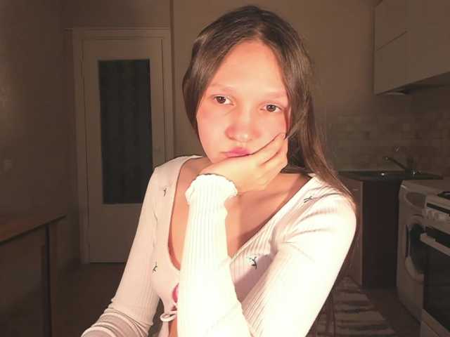 Cute-Lolly's BongaCams show and profile