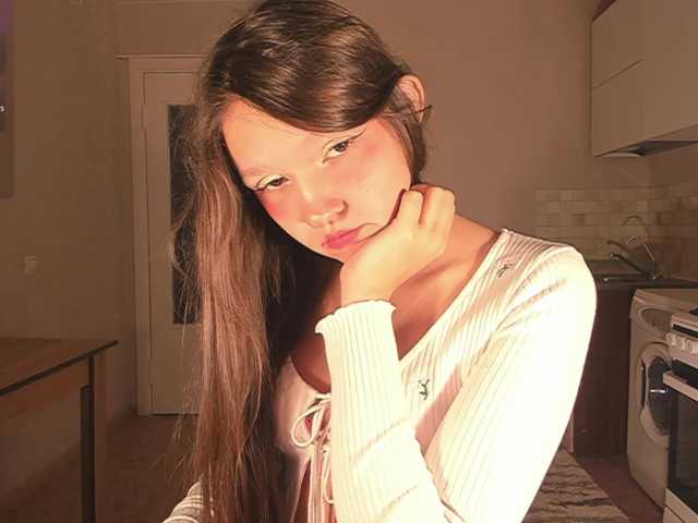 Cute-Lolly's BongaCams show and profile