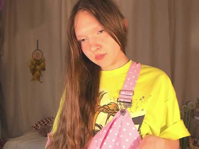 Cute-Lolly's BongaCams show and profile