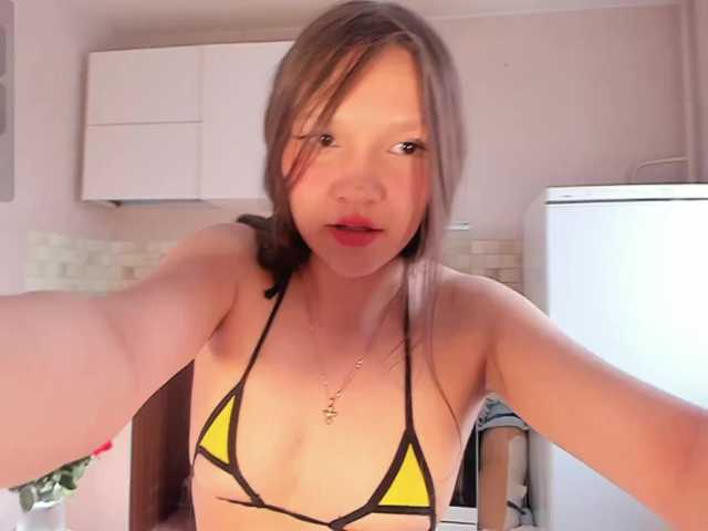 Cute-Lolly's BongaCams show and profile