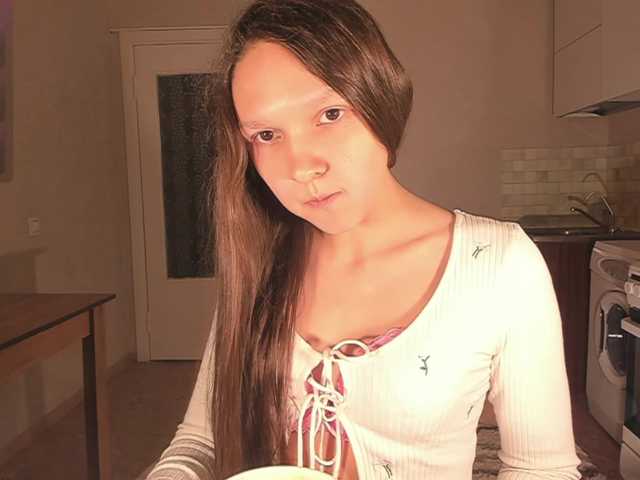 Cute-Lolly's BongaCams show and profile