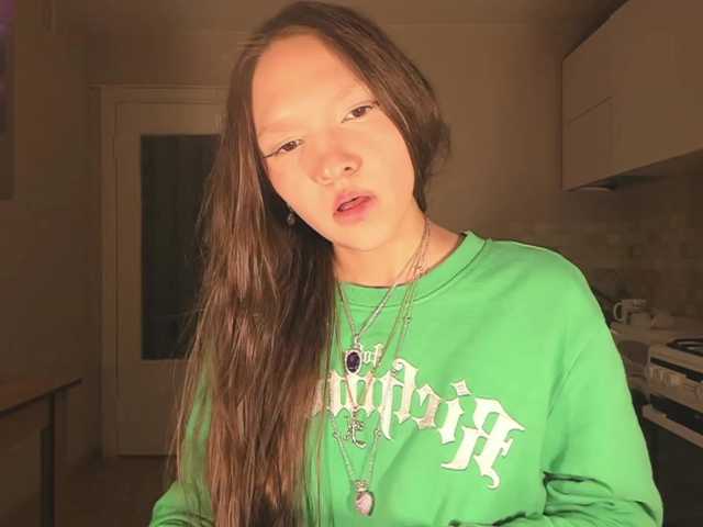 Cute-Lolly's BongaCams show and profile