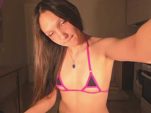 Cute-Lolly's BongaCams show and profile