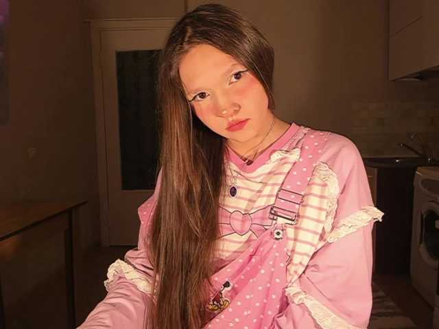 Cute-Lolly's BongaCams show and profile