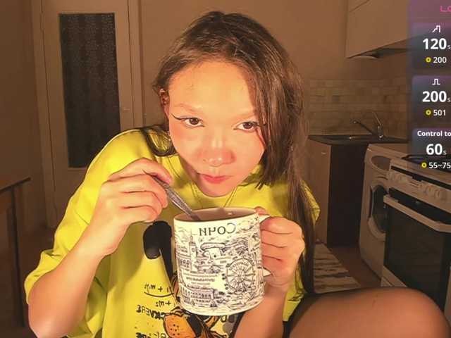 Cute-Lolly's BongaCams show and profile