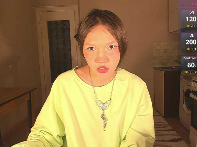 Cute-Lolly's BongaCams show and profile