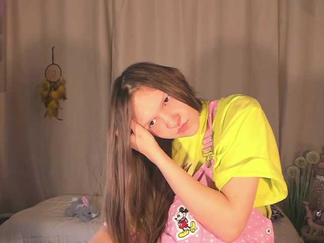 Cute-Lolly's BongaCams show and profile