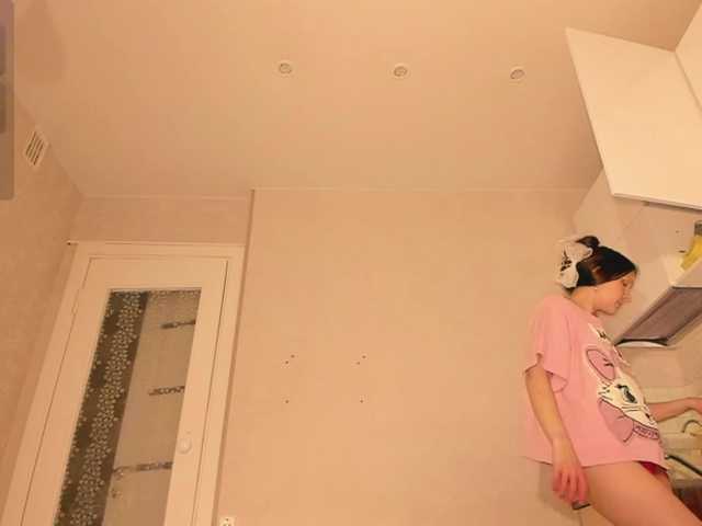 Cute-Lolly's BongaCams show and profile