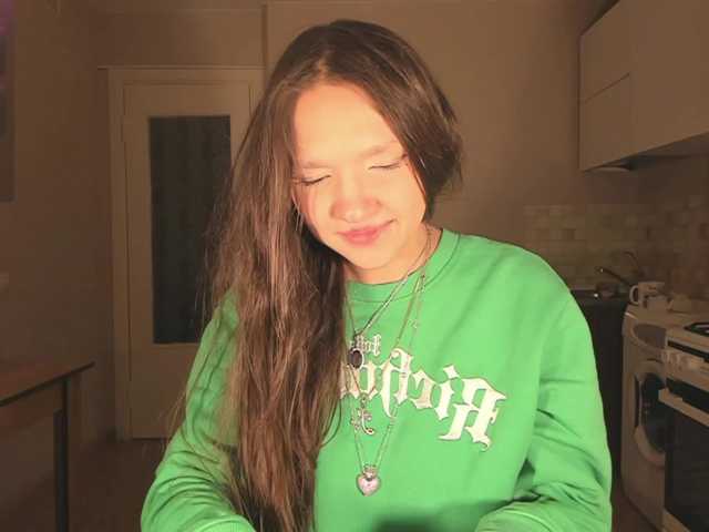 Cute-Lolly's BongaCams show and profile