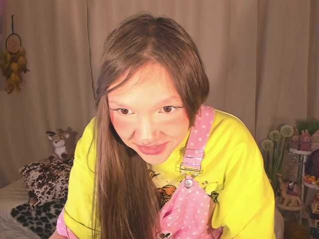 Cute-Lolly's BongaCams show and profile