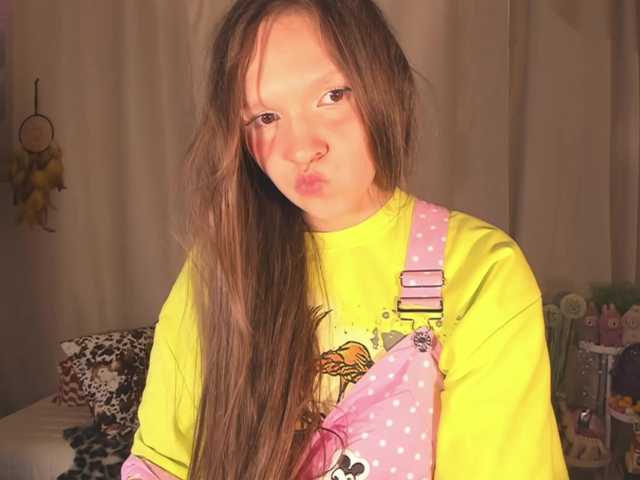 Cute-Lolly's BongaCams show and profile