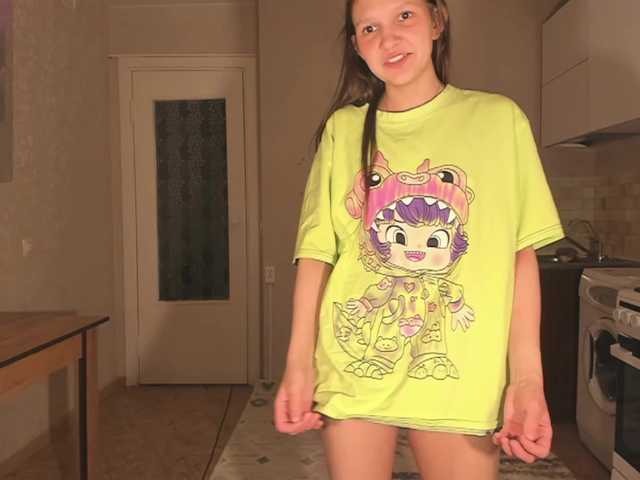 Cute-Lolly's BongaCams show and profile