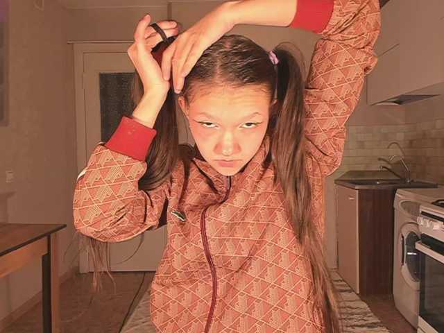 Cute-Lolly's BongaCams show and profile