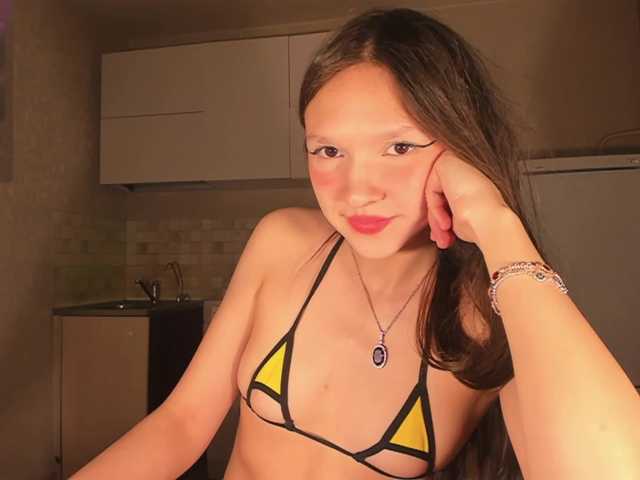 Cute-Lolly's BongaCams show and profile