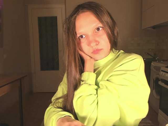 Cute-Lolly's BongaCams show and profile