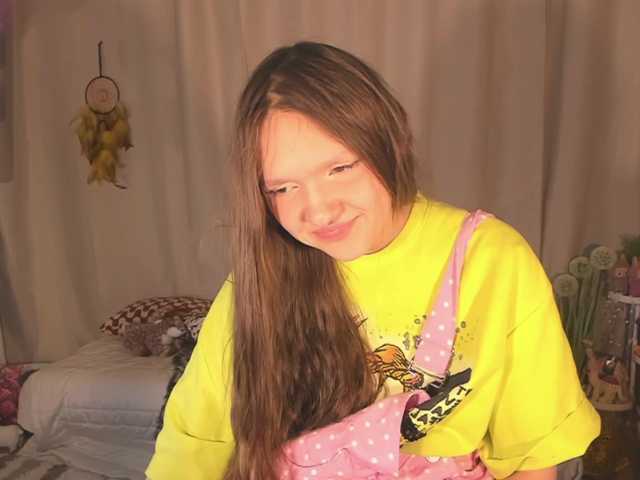 Cute-Lolly's BongaCams show and profile