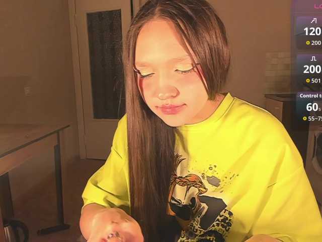 Cute-Lolly's BongaCams show and profile