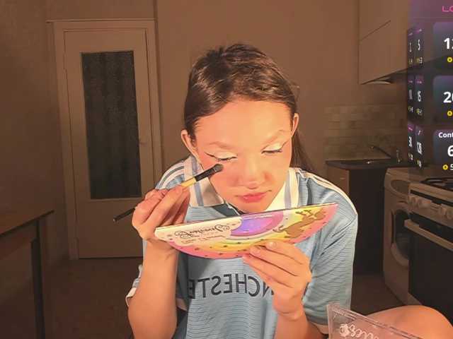 Cute-Lolly's BongaCams show and profile