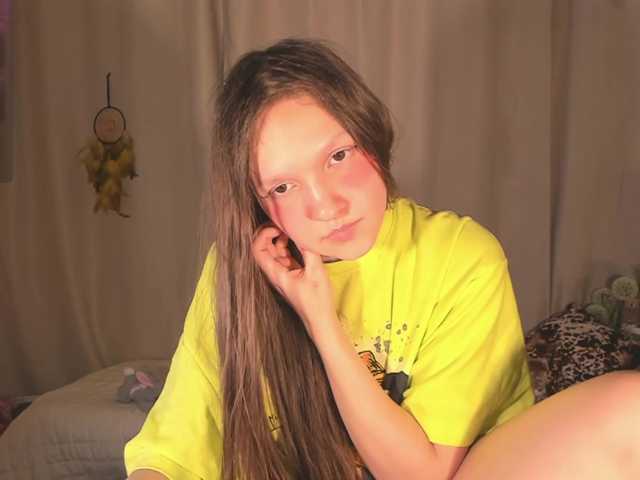 Cute-Lolly's BongaCams show and profile