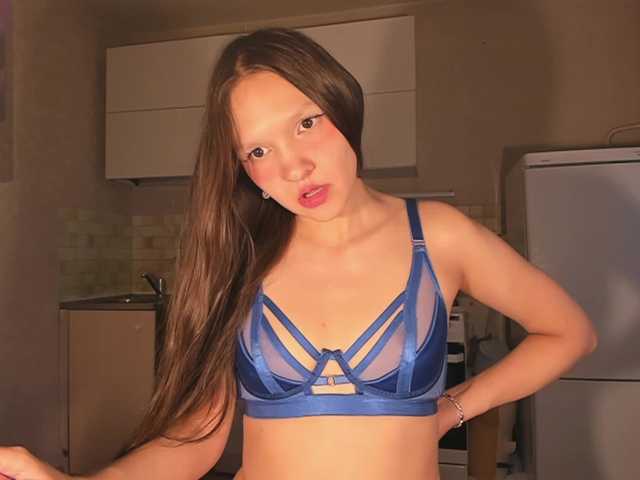 Cute-Lolly's BongaCams show and profile