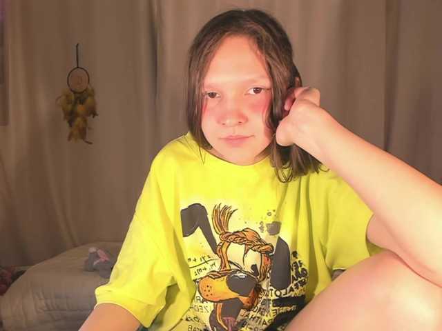 Cute-Lolly's BongaCams show and profile