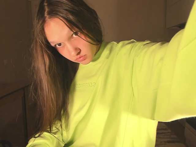 Cute-Lolly's BongaCams show and profile