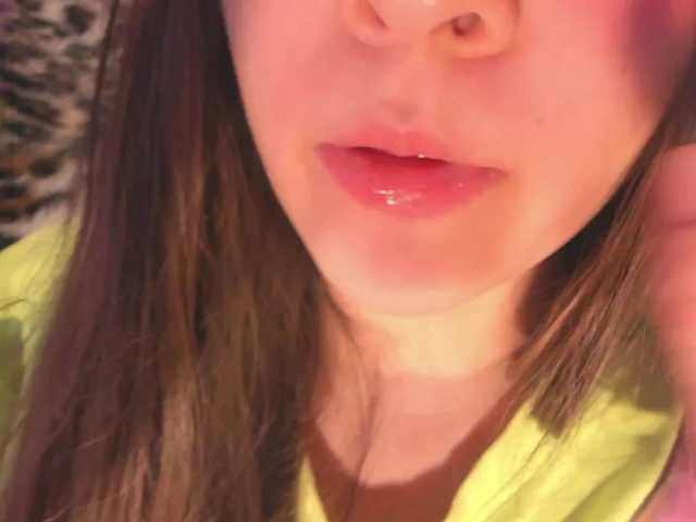 Cute-Lolly's BongaCams show and profile