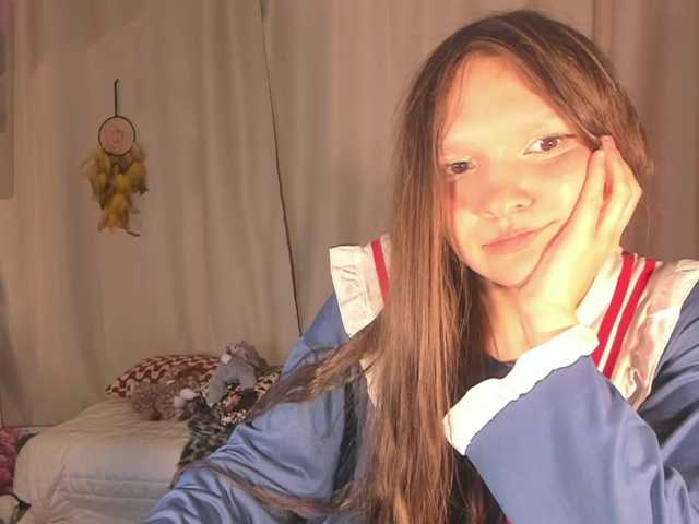 Cute-Lolly's BongaCams show and profile