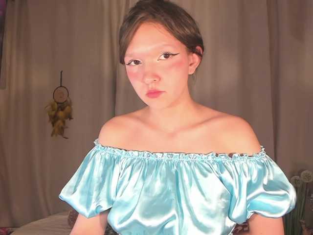 Cute-Lolly's BongaCams show and profile
