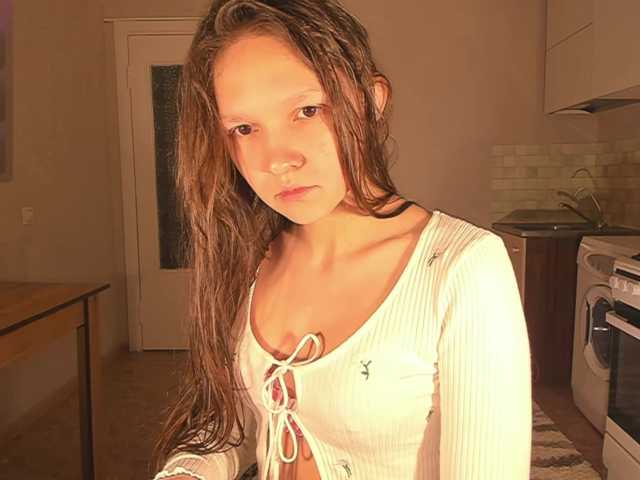 Cute-Lolly's BongaCams show and profile