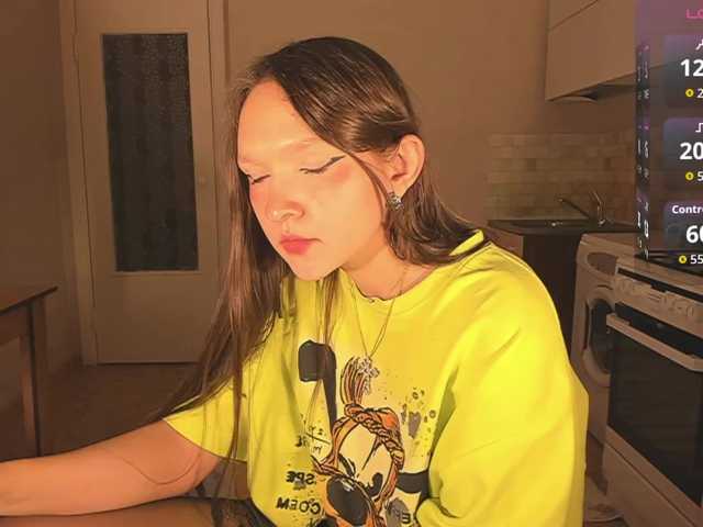 Cute-Lolly's BongaCams show and profile