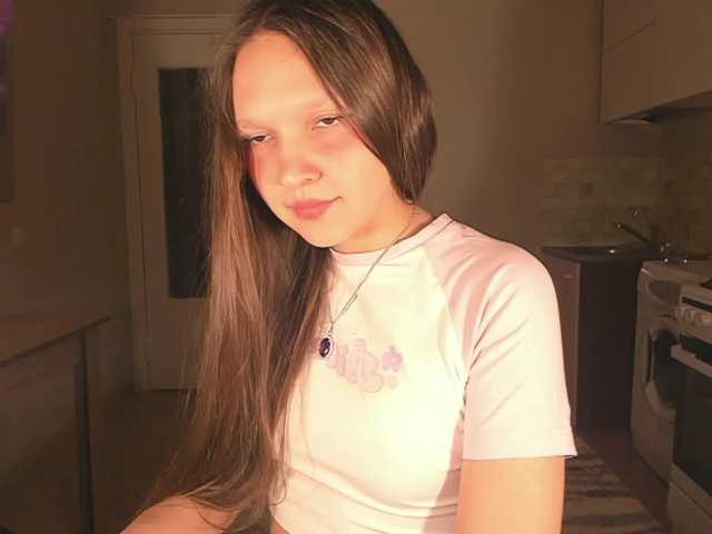 Cute-Lolly's BongaCams show and profile