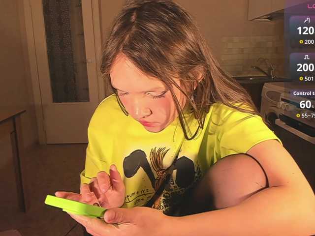 Cute-Lolly's BongaCams show and profile